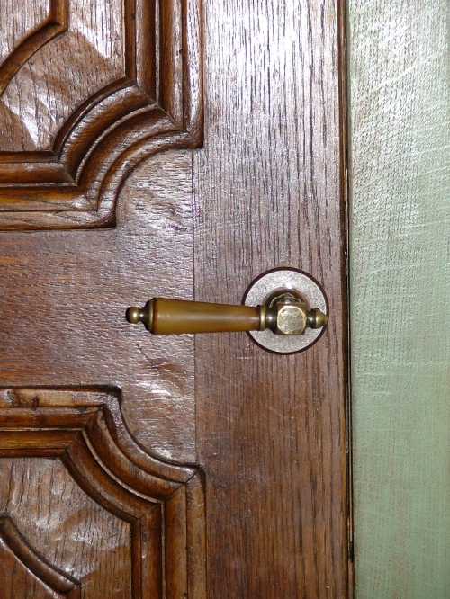 dettaglio porta invecchiata