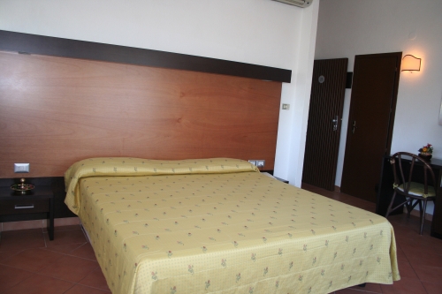 CASAROSSA HOTEL BEACH CLUB & ‘A QUADARA Crotone