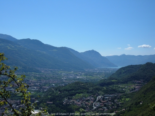 Vista della bassa Valcamonica dove viene prodotto il vino IGT della Cantina Terre di Erbanno