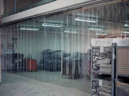 Porte a strisce trasparenti