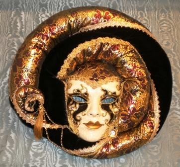 Maschera veneziana BEATRICE volto cartapesta velluto nero lamè nero-oro