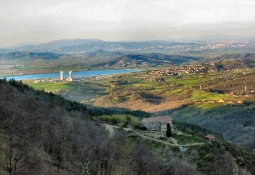 Foto sede Associazione IACA - Sfondo lago Centrale di Pietrafitta