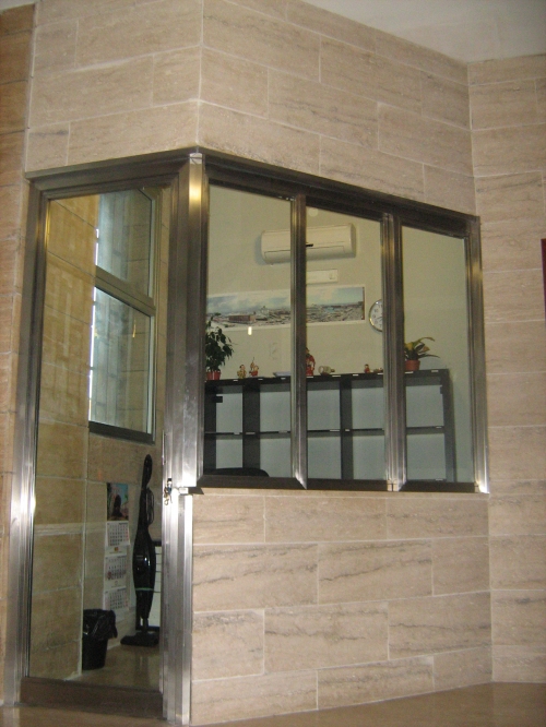 infisso in acciaio inox