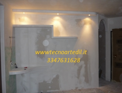 Parette in cartongesso con mensole illuminate con faretti da incasso Milano