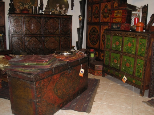mobili antichi e cassapanche - provenienza tibet con expertise